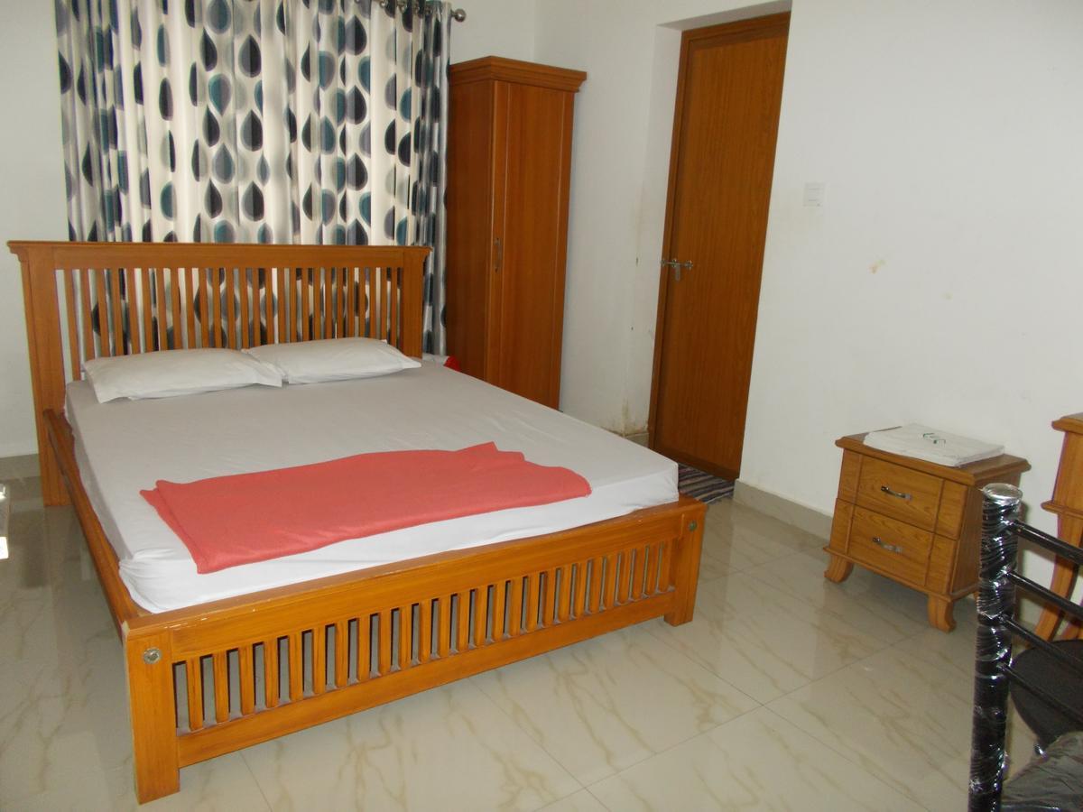 Sathya Inn Guruvayur Bagian luar foto