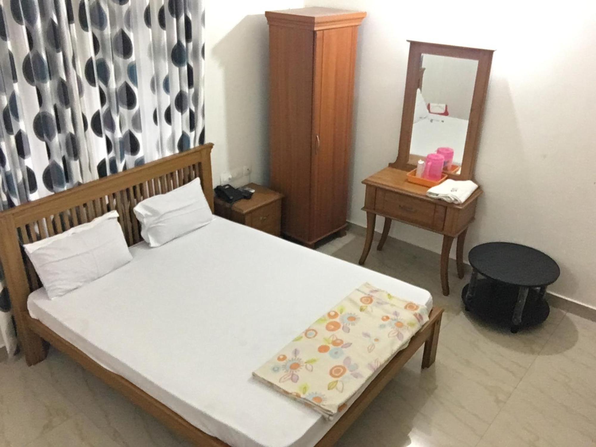 Sathya Inn Guruvayur Bagian luar foto