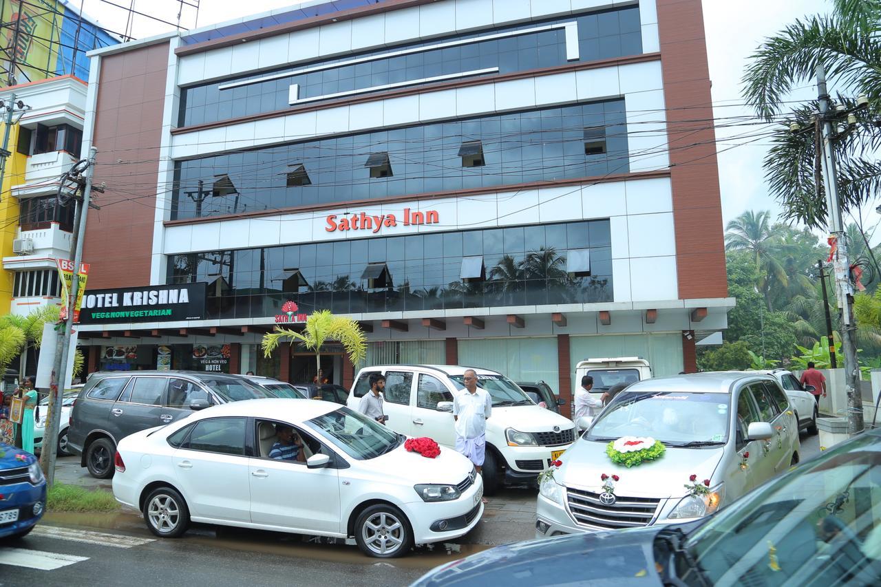 Sathya Inn Guruvayur Bagian luar foto