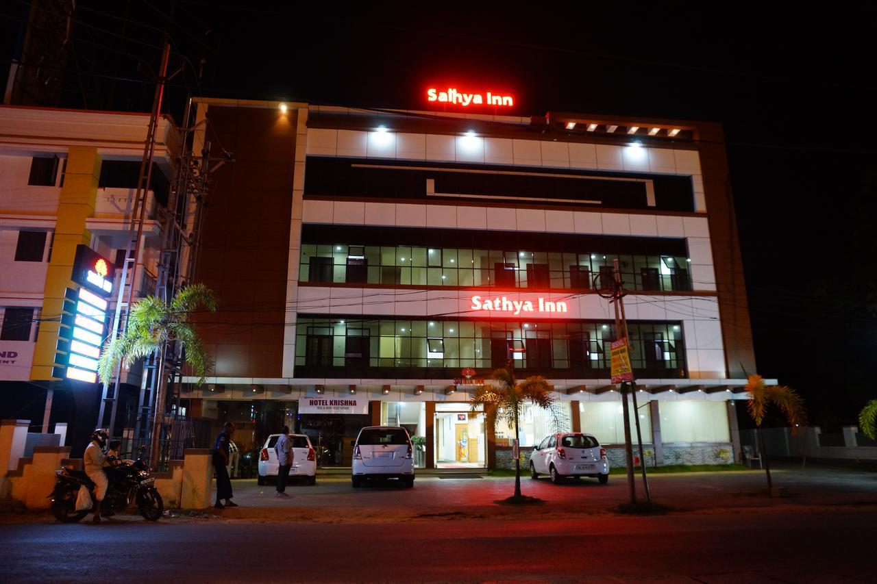 Sathya Inn Guruvayur Bagian luar foto