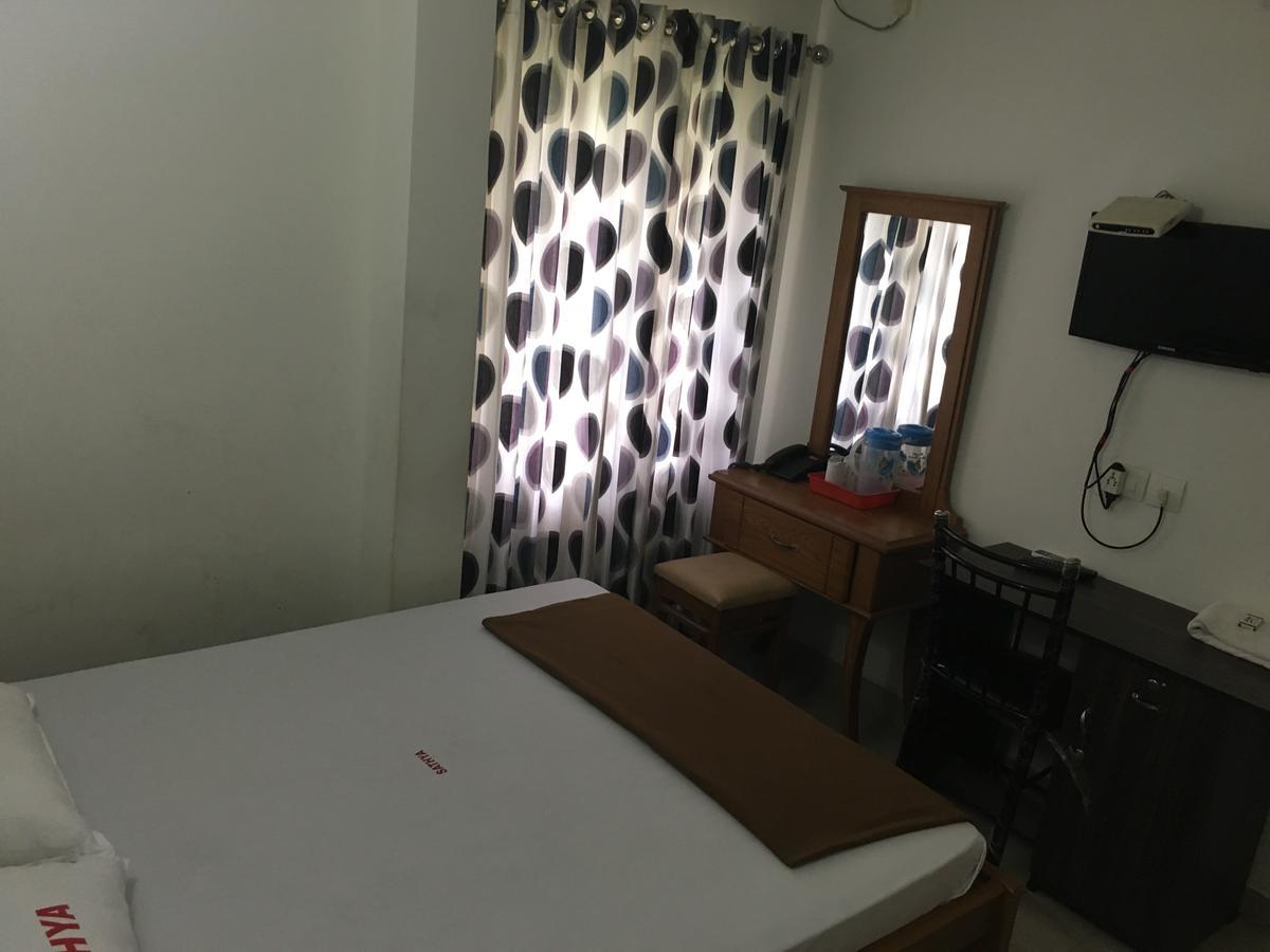 Sathya Inn Guruvayur Bagian luar foto