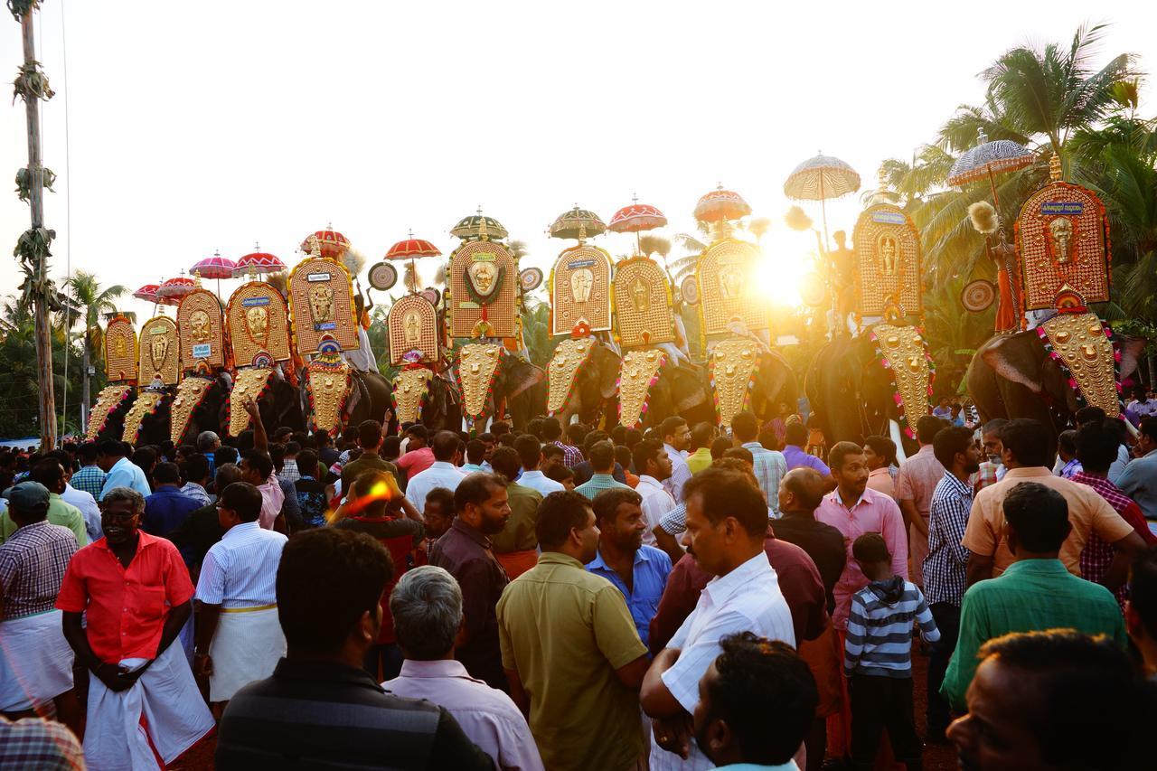 Sathya Inn Guruvayur Bagian luar foto