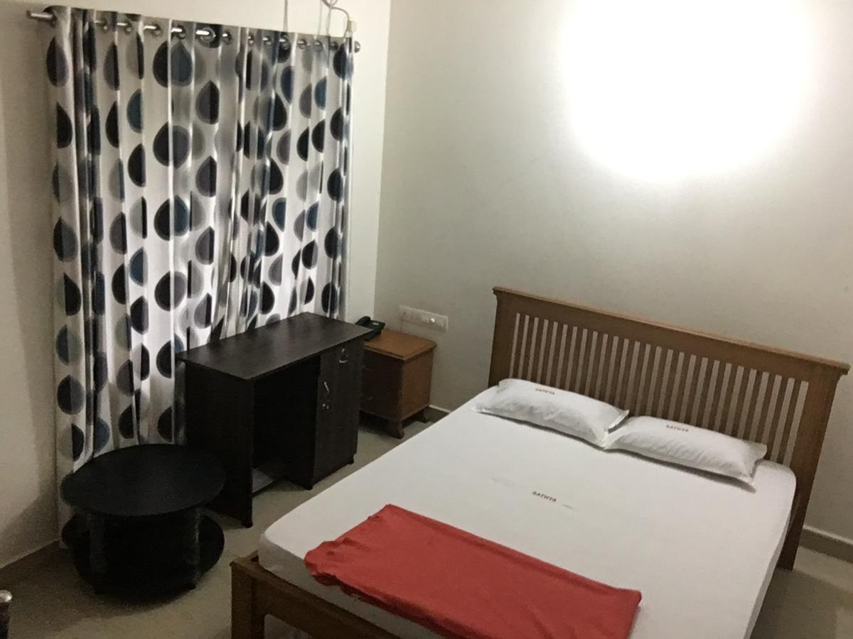 Sathya Inn Guruvayur Bagian luar foto